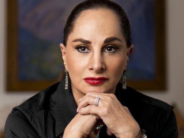 Reciben cenizas de Susana Dosamantes; viajarán a México para su última voluntad