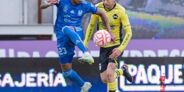 Tigres triunfa 1-0 con un hombre menos de visita en Mazatlán