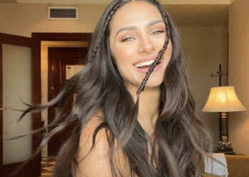 Renata Notni desde Madrid presume sus curvas