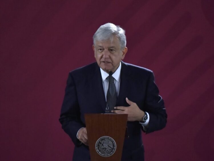 López Obrador envía pésame tras muerte de Luis Echeverría