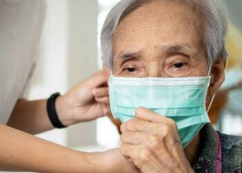 Demandan personas de la tercera edad mayor atención médica