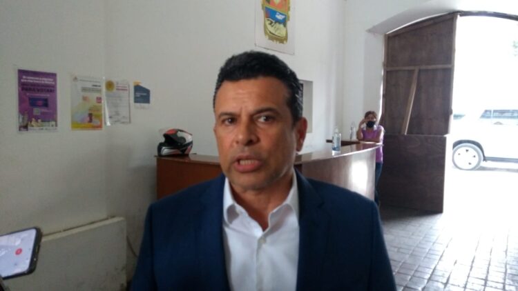 Desestima Gattas crítica de burócratas por reducirles aguinaldo