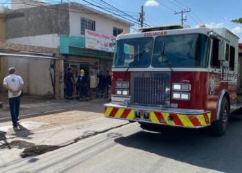 Incendio de casa en sector sur de Culiacán, deja daños materiales