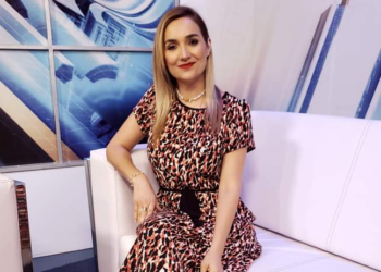 La periodista Denisse Romero celebra hoy 17 años de exitosa trayectoria