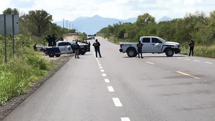 Violenta incursión policial en Hidalgo; Columna Cívica reacciona con bloqueo;  liberan ruta a 9 de la noche.