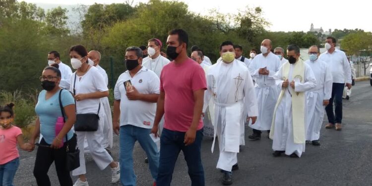 Participan cientos de victorenses en Peregrinación por la Paz y los desparecidos