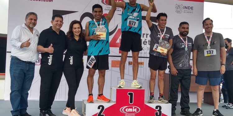 Da Carlos Pizaña banderazo de salida en 4ta. Carrera de la CMIC