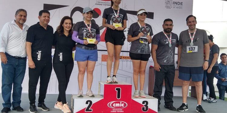 Da Carlos Pizaña banderazo de salida en 4ta. Carrera de la CMIC