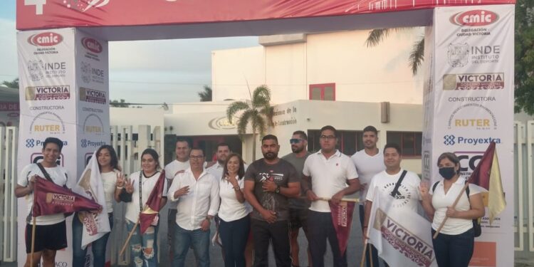 Da Carlos Pizaña banderazo de salida en 4ta. Carrera de la CMIC