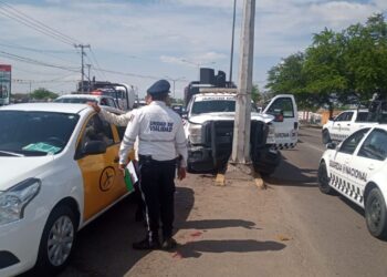 Patrulla de Guardia Nacional choca con un taxi, Culiacán