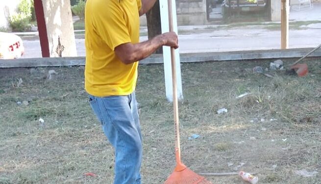 Prosiguen trabajos de restauración y limpieza en espacios públicos deportivos del municipio