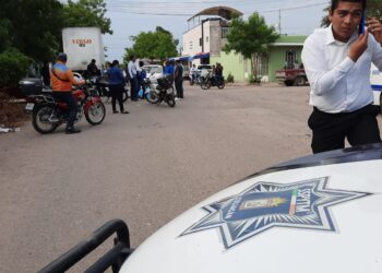 Motociclista muere en choque con camión urbano en Sinaloa