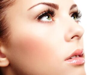 Extensiones de pestañas negras en México