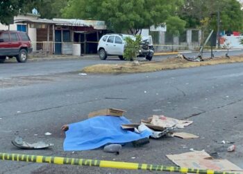 Ebrio arrolla y mata a peatón