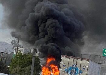 Queman vehículos en Tijuana y Mexicali; hay detenidos informa la gobernadora de BC