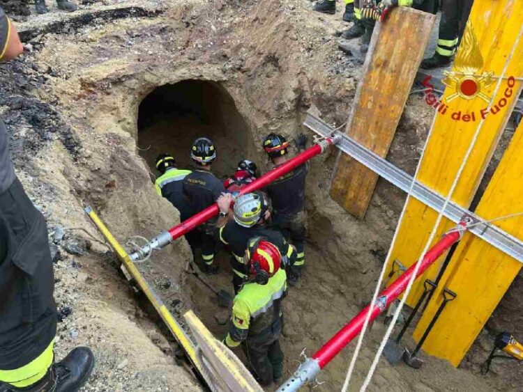 Rescatan en Italia a hombre dentro de un túnel, se dirigía a un banco