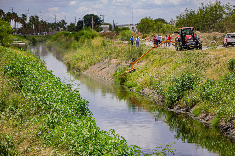 Adquiere Gobierno de Matamoros equipo para mantener limpios los drenes