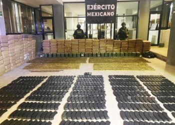 Ejército asegura mil, 275 kilos de droga y arsenal en Díaz Ordaz y Camargo