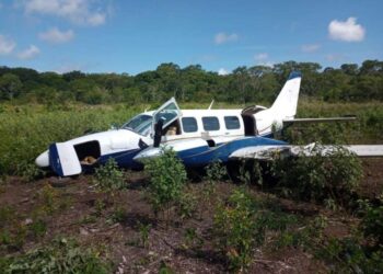 Ejército asegura avión cargado con cocaína en Campeche