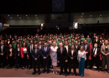 Entrega UAT nueva generación de egresados de la Facultad de Comercio Victoria