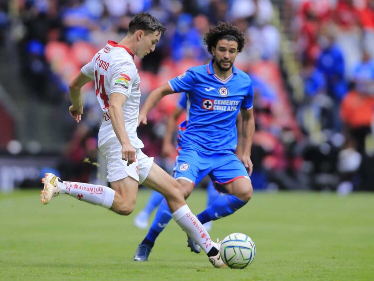 Toluca vence 3-2 a Cruz Azul, con polémico penal
