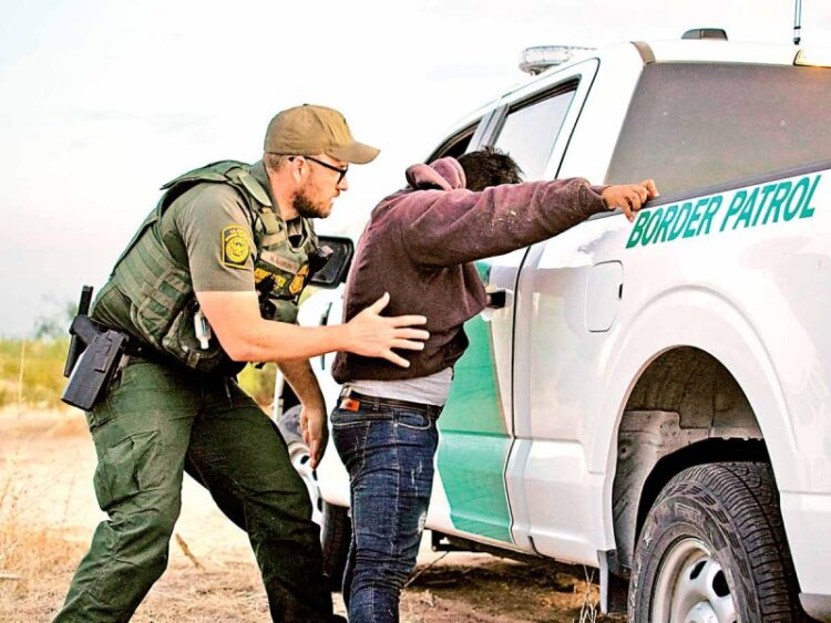 Más de un millón de migrantes detenidos en diez meses en frontera México-EU