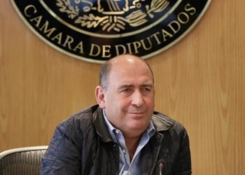 Rubén Moreira pide al Senado aprobar minuta para prohibir pozos de carbón