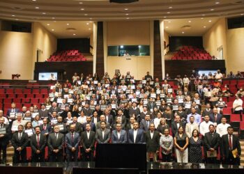 Reconoce UAT trayectoria a sus docentes de Tampico y Mante