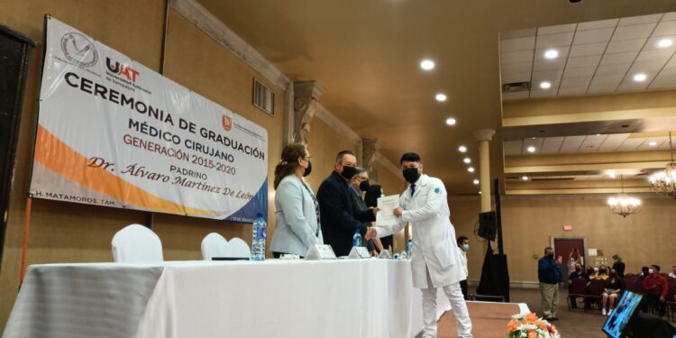 Realiza graduación la Facultad de Medicina de la UAT en Matamoros