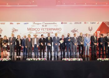 Reconoce SADER profesionalismo de veterinarios para proteger el patrimonio pecuario 