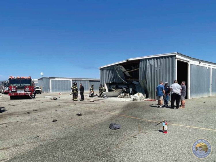 Dos avionetas chocan al intentar aterrizar en California; hay varios muertos