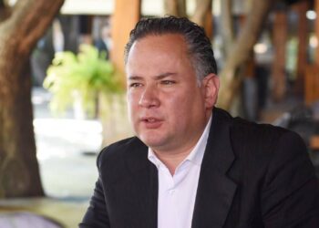 García Cabeza de Vaca no está exonerado; enfrentará la justicia en octubre: Santiago Nieto