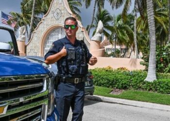 Se opone DJ en Corte revelar información sobre cateo a casa de Trump