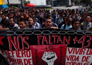 FGR informa que son 83 órdenes de captura por caso Ayotzinapa
