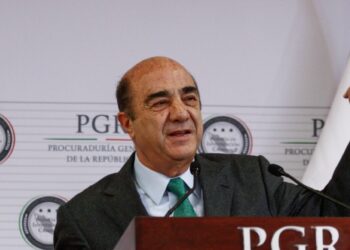 FGR detiene a Jesús Murillo Karam por caso Ayotzinapa