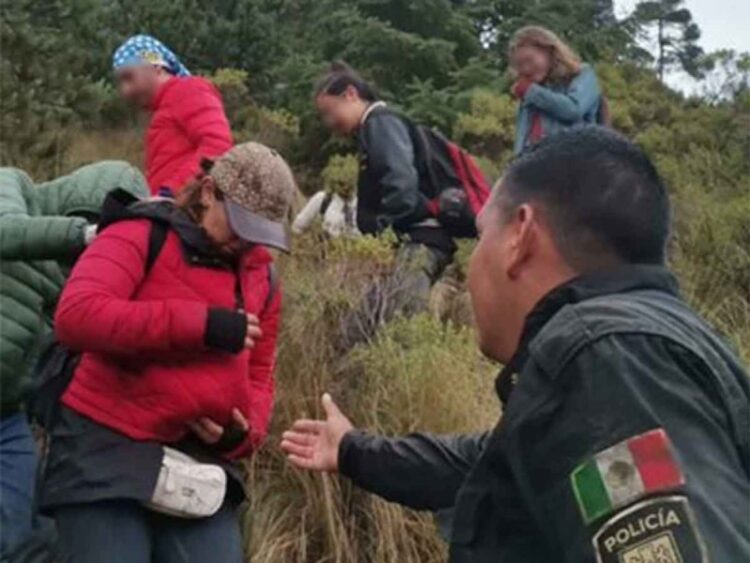 Rescatan a 15 personas extraviadas en el Ajusco