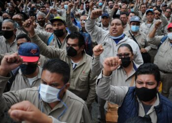 PEMEX acuerda con sindicato aumento salarial del 4%