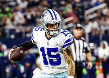 Reduce Dallas a 53 su roster de jugadores