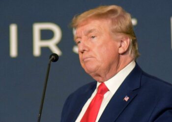 FBI tras archivos presidenciales de Trump