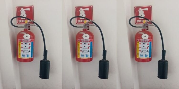 Aplican multas por tener extintores caducos