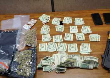 Lo detienen con armas y drogas en Texas