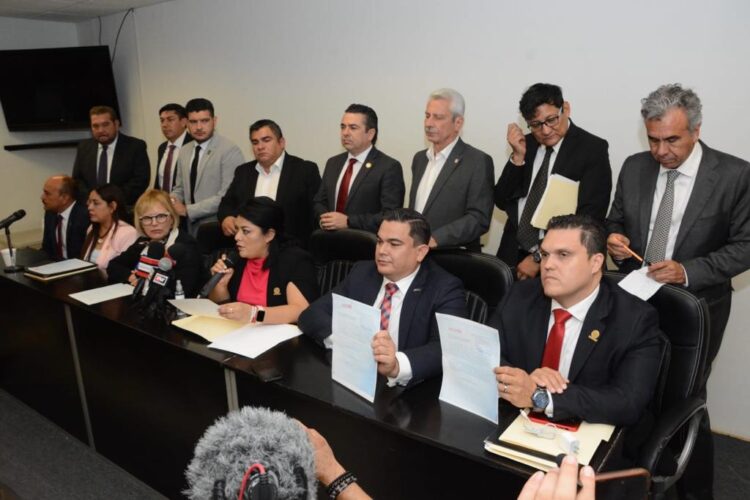 Denuncia Morena por corrupción ante FGR  a funcionarios y empresas  afines a CDV