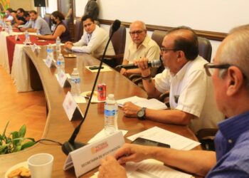 Gestionan ante CONAGUA desazolve del canal para obra de toma del acueducto en presa “Vicente Guerrero”