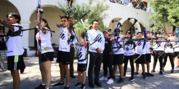 Recibe alcalde de Cd. Victoria a campeones de Tiro con Arco