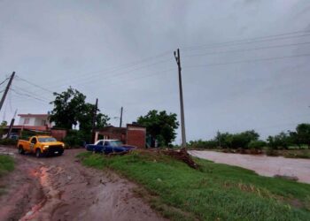 Sinaloa bajo el agua; tormenta causa inundaciones y desbordamientos