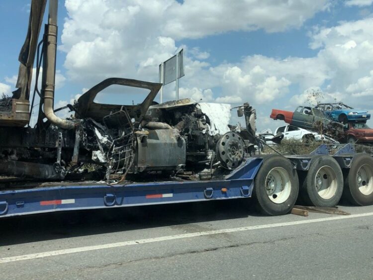 Bloqueos carreteros paralizan Zacatecas; grupos delictivos responden a Ejército