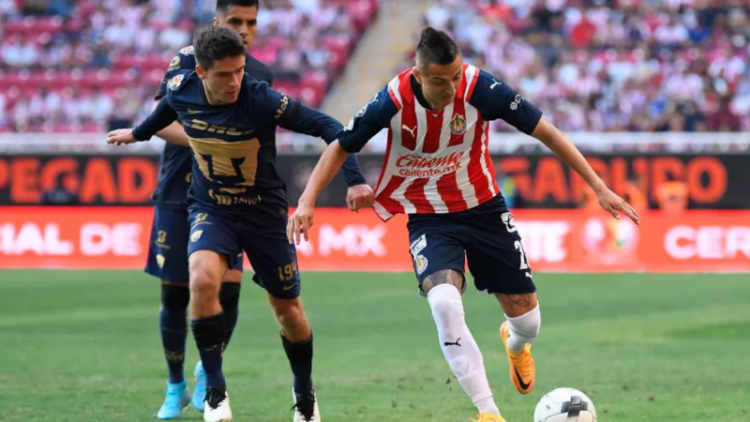 Chivas somete a Pumas y liga tres triunfos consecutivos