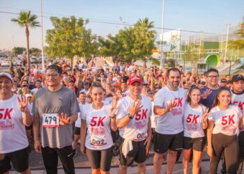 Van 350 a la carrera “Pasos por la Educación” en Cd. Victoria