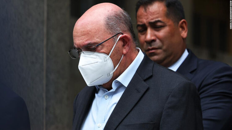 Ex ejecutivo de Organización Trump se declara culpable de delitos fiscales