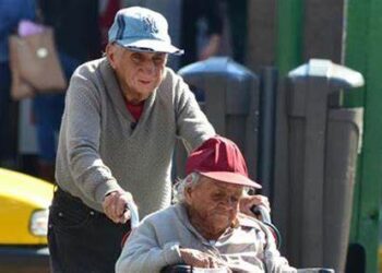 Solo 6 de cada 10 adultos mayores son independientes: Secretaría de Salud